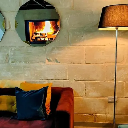 Daire Stylish Loft By The Sea Sliema