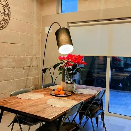 公寓 Stylish Loft By The Sea 斯利马