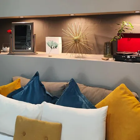 Stylish Loft By The Sea *